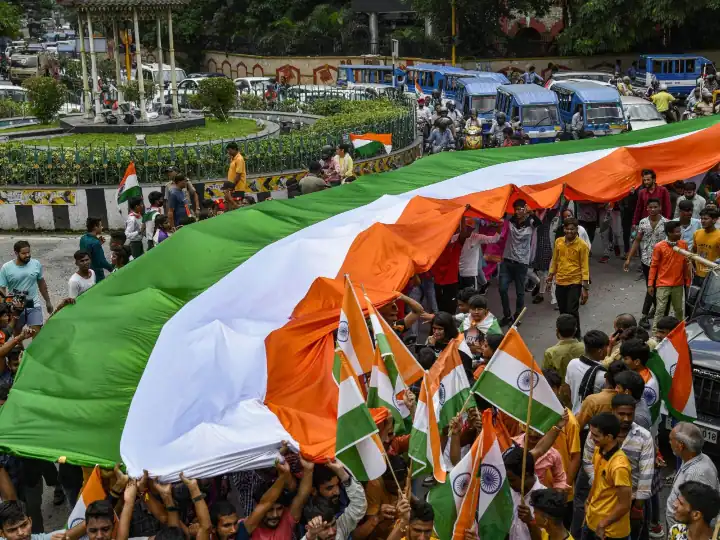 Slogans of 'Pakistan-Zindabad' raised in Saharanpur, hoisting the tricolor and hoisting the green flag - FIR against 5 ਸਹਾਰਨਪੁਰ 'ਚ ਲੱਗੇ 'ਪਾਕਿਸਤਾਨ-ਜ਼ਿੰਦਾਬਾਦ' ਦੇ ਨਾਅਰੇ, ਤਿਰੰਗਾ ਉਤਾਰ ਕੇ ਲਹਿਰਾਈ ਹਰੀ ਝੰਡੀ - 5 ਖਿਲਾਫ FIR