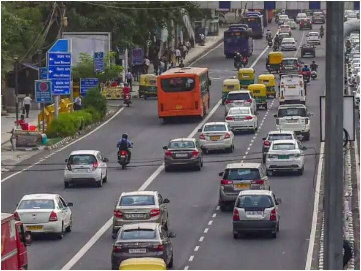 Delhi Traffic Police Advisory for 15th august Route Diversion in delhi on Independence Day 2022 Independence Day 2022: आजादी के जश्न पर दिल्ली में इन रूट्स पर रहेगा डायवर्जन- 8 सड़कें बंद, घर से निकलने से पहले पढ़ें ये खबर