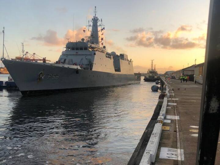 INS సుమేధ ఆస్ట్రేలియాలోని పెర్త్ హార్బర్‌కు చేరుకుంది. ఆగస్టు 15వ తేదీన ఆస్ట్రేలియన్ డిఫెన్స్ ఫోర్సెస్ సమక్షంలో జెండా ఆవిష్కరణ కార్యక్రమం చేపట్టనుంది. (Image Credits: Twitter)