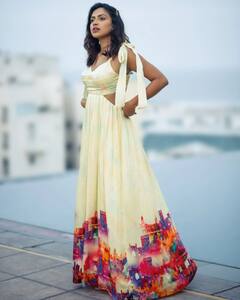 Actress Amala Paul :  புதியதோர் உடையில் போஸ் கொடுக்கும் கடாவர் நாயகி!