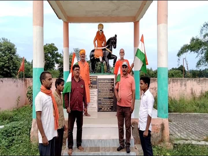 UP News know about great revolutionary Jhuri Singh of Bhadohi on the 75th anniversary of independence ann Amrit Mahotsav: आज भी विकास को तरस रहा है 1857 की क्रांति में अंग्रेजों के छक्के छुड़ाने वाले क्रांतिकारी झूरी सिंह का गांव