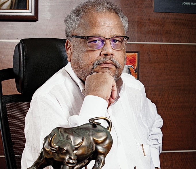 Rakesh Jhunjhunwala: ભારતના વોરેન બફેટે કહેવાતા રાકેશ ઝુનઝુનવાલાએ માત્ર 5 હજાર રૂપિયાથી કરી હતી શરૂઆત, જાણો આજે કેટલી છે નેટવર્થ