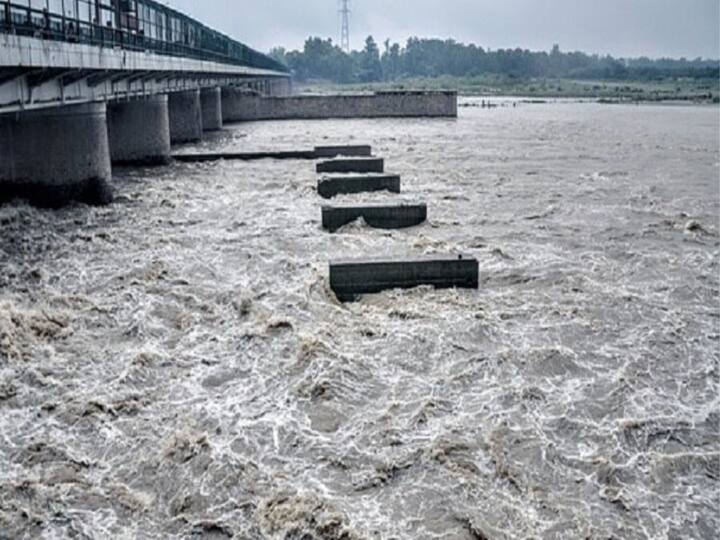 Delhi Yamuna River Water Level Recedes Danger Level Mark Likely To Dip Further Yamuna River Water Level: యమున కాస్త శాంతించింది, ఇక ప్రమాదం తప్పినట్టేనా?