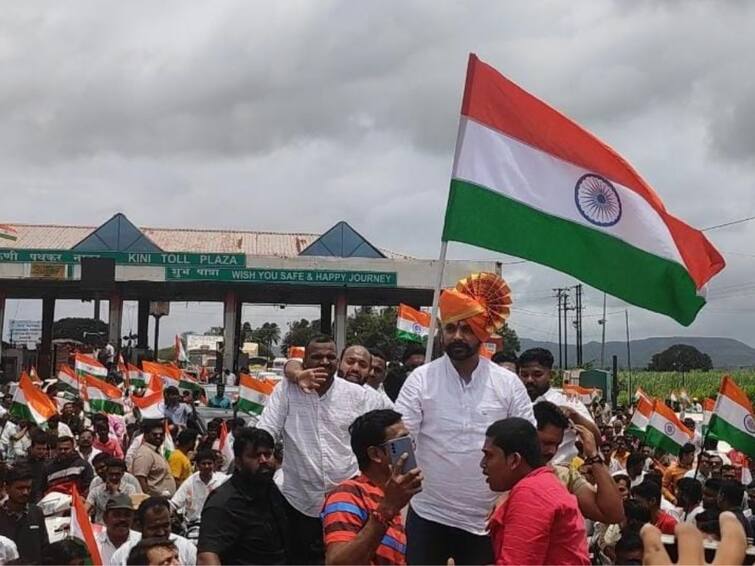 A strong show of strength from the rebel MP Darishsheel Mane from the tricolor rally Dhairyasheel Mane Rally in Kolhapur : तिरंगा रॅलीतून बंडखोर खासदार धैर्यशील मानेंकडून जोरदार शक्तीप्रदर्शन!