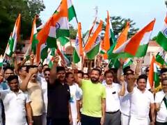 Tiranga Yatra: पीलीभीत डीएम ने निकाली मैराथन तिरंगा यात्रा, कहा- उत्साह के साथ मनाए देश का त्योहार