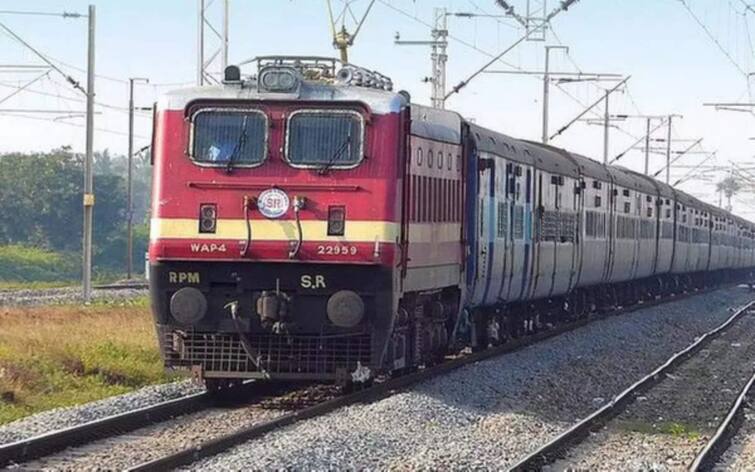 Special trains run through Trichy on the occasion of Velankanni festival TNN வேளாங்கண்ணி திருவிழாவை  முன்னிட்டு திருச்சி வழியாக சிறப்பு ரயில்கள் இயக்கம்