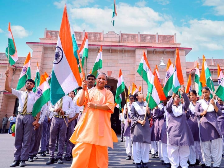 Independence Day 2022 75th anniversary CM Yogi Adityanath Keshav Prasad Maurya and Brajesh Pathak congratulated Independence Day 2022: आजादी की 75वीं वर्षगांठ आज, मुख्यमंत्री योगी आदित्यानाथ समेत कई बड़े नेताओं ने दी बधाई