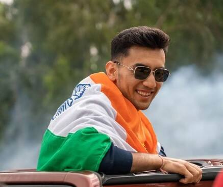 বার্মিংহাম কমনওয়েলথ গেমসে ব্যাডমিন্টনে সোনাজয়ী লক্ষ্য সেন ছবি পোস্ট করে স্বাধীনতা দিবসের শুভেচ্ছা জানিয়েছেন।