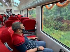 Indian Railways: शताब्दी एक्सप्रेस में लगा जबरदस्त कोच, 360-डिग्री व्यू में शानदार होगा सफर