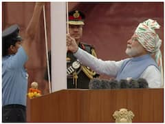 Independence Day 2022: लाल किले से PM नरेंद्र मोदी ने फहराया 9वीं बार राष्ट्रध्वज, देखें कार्यक्रम की तस्वीरें