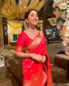 Disha Parmar Turns The Quintessential 60's Heroine In A Banarasi Saree, SEE PICS