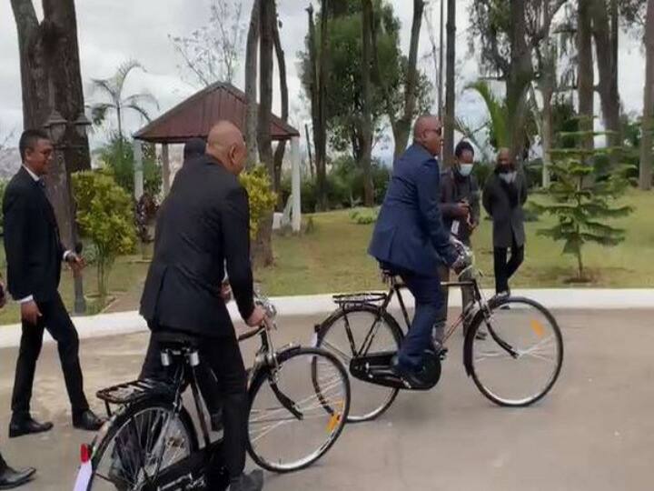 India donates 15,000 bicycles to Madagascar on its 76th Independence Day Independence Day 2022: भारत ने मेडागास्कर को दान कीं 15 हजार साइकिलें, पीएम क्रिश्चियन नत्से ने भी चलाई साइकिल