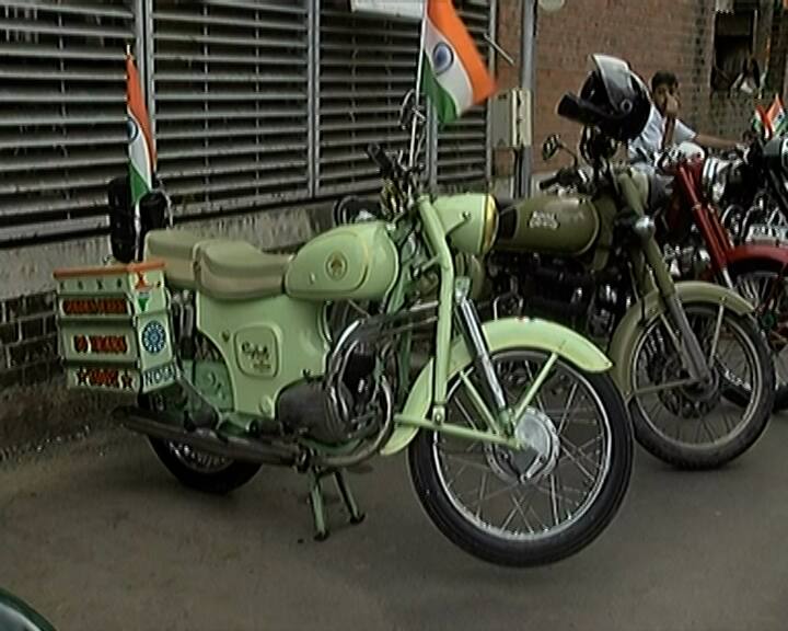 સ્વતંત્રતા દિવસ પર અમદાવાદમાં નીકળી વિન્ટેજ કાર અને બાઇકની રેલી.