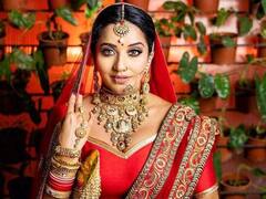 Bhojpuri Song: दुल्हन के लिबास में नजर आईं Monalisa, एक्ट्रेस की सूरत देख पवन सिंह हुए दीवाने