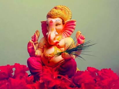 Ganesh Chaturthi 2022 rituals performed in festival Ganesh Chaturthi 2022: பிரதிஷ்டை செய்வது முதல் கடலில் கரைப்பது வரை...களைகட்டவிருக்கும் விநாயகர் சதுர்த்தி!