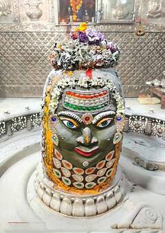 Independence Day 2022 Special: स्वतंत्रता दिवस पर भगवान महाकाल के मस्तक पर हुआ तिरंगे का श्रृंगार, तस्वीरें देख मंत्रमुग्ध हो जाएगा मन