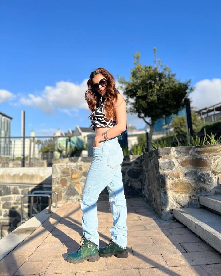 टीव्हीवरील सर्वात वादग्रस्त शो ‘बिग बॉस’च्या माध्यमातून लोकांच्या हृदयात खास स्थान निर्माण करणारी अभिनेत्री रुबिना दिलैक सोशल मीडियावर खूप सक्रिय असते. ती तिच्या स्टाईल आणि फॅशनमुळे लोकांमध्ये खूपच चर्चेत असते.(फोटो सौजन्य :rubinadilaik/इंस्टाग्राम)