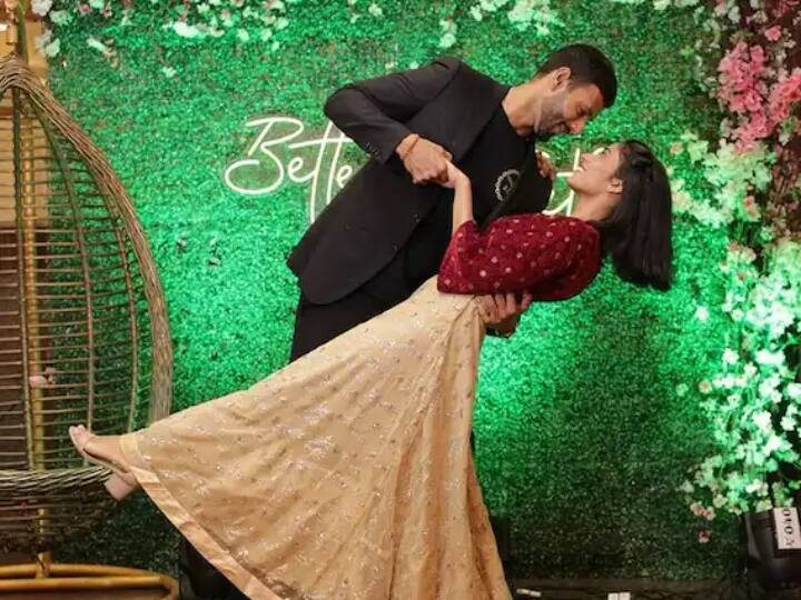 भारतीय टीम के ऑलराउंडर शिवम दुबे की शादी ने पिछले दिनों काफी सुर्खियां बटोरी थी. शिवम दुबे ने बीते 16 जुलाई को अपनी गर्लफ्रेंड अंजुम खान से शादी की थी. दोनों कपल की शादी मुंबई में हुई थी.