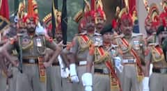 Beating Retreat Ceremony: अटारी-वाघा बॉर्डर पर बीटिंग रिट्रीट समारोह की सीधी तस्वीरें देखिए