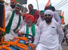 मुजफ्फरनगर में हजारों किसानों के साथ राकेश टिकैत ने निकाला ट्रैक्टर मार्च, बोले- 'अब होगा बड़ा फैसला'