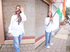 Shehnaaz Gill Spotted: हाथ में तिरंगा लिए सलून के बाहर स्पॉट हुईं शहनाज गिल, एक्ट्रेस ने मनाया आजादी का जश्न