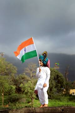 Independence Day : नाशिकच्या चिमुकलीचे स्वातंत्र्यदिनी मराठमोळं फोटोशूट, सोशल मिडीयावर झाली व्हायरल