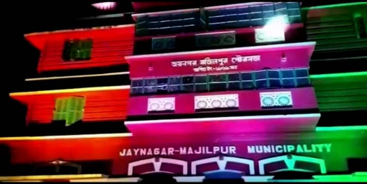 South 24 Parganas News Independence Day has been celebrated at midnight in  Jaynagar Mazilpur Independence Day 2022: মধ্যরাতেই পতাকা উত্তোলন, স্বাধীনতা দিবস পালন জয়নগর-মজিলপুর পৌরসভায়