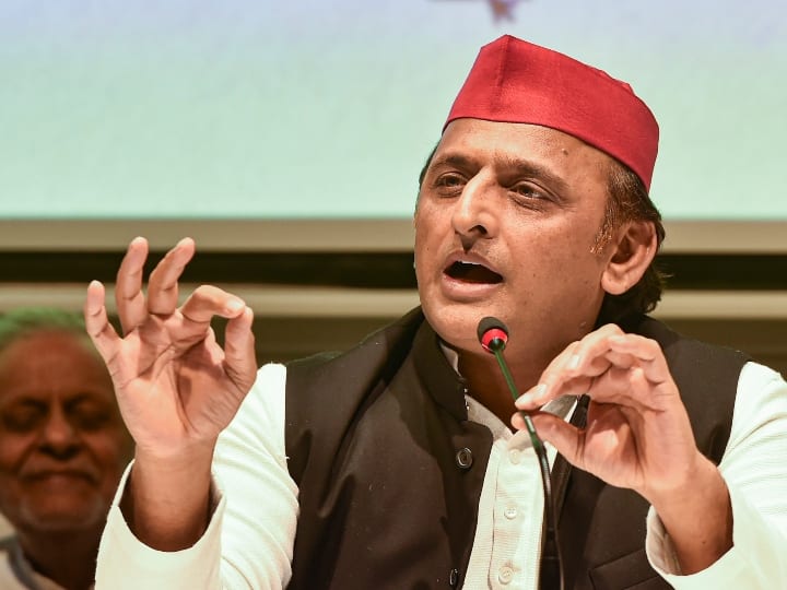 Independence Day 2022 Samajwadi Party Chief Akhilesh Yadav says Challenges for country about inflation unemployment Health Independence Day 2022: अखिलेश यादव बोले- देश के सामने चुनौतियां, मंहगाई और बेरोजारी चरम सीमा पर, इन बातों का भी किया जिक्र