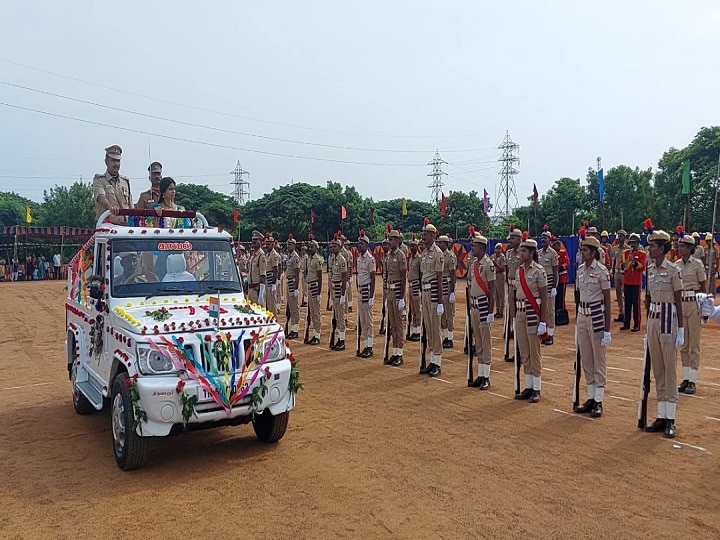 தேசியக்கொடி ஏற்றவிருந்த கம்பத்தை உடைத்தெறிந்த சமூக விரோதிகள் - திருவாரூரில் அதிர்ச்சி