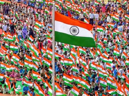 Independence Day 2024 Online Flag Order: શું તમે જાણો છો કે 15 ઓગસ્ટના દિવસે તમે ઘરે બેઠા જ ઓનલાઇન તિરંગો મંગાવી શકો છો. કેવી રીતે ઓર્ડર કરી શકાય છે અને તેની સંપૂર્ણ પ્રક્રિયા અમે તમને જણાવીએ છીએ.
