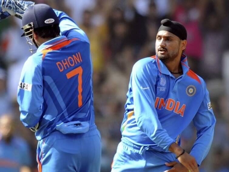 'Dhoni told me, 'Bhajju pa, aap...': Harbhajan reveals never-heard-before story from India vs Pakistan 2011 WC tie IND vs PAK: 'धोनीचा तो सल्ला अन् सामनाच पलटला!' भज्जीनं सांगितला भारत-पाकिस्तान सामन्यातील मॅच विनिंग किस्सा