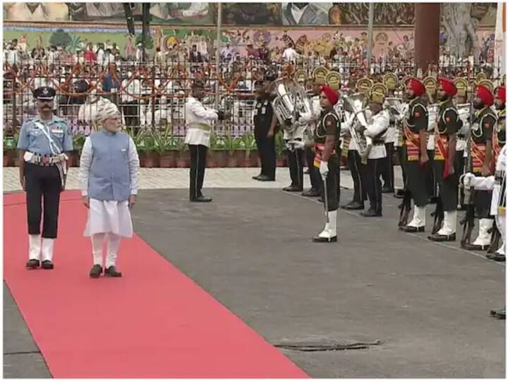 अमृतमहोत्सवी स्वातंत्र्य दिनाच्या विशेष प्रसंगी पंतप्रधान मोदींनी नवव्यांदा लाल किल्ल्यावर राष्ट्रध्वज फडकावला आणि देशाला संबोधित केलं. आज तब्बल 1 तास 22 मिनिटं 32 सेकंद मोदींनी भाषण केलं.