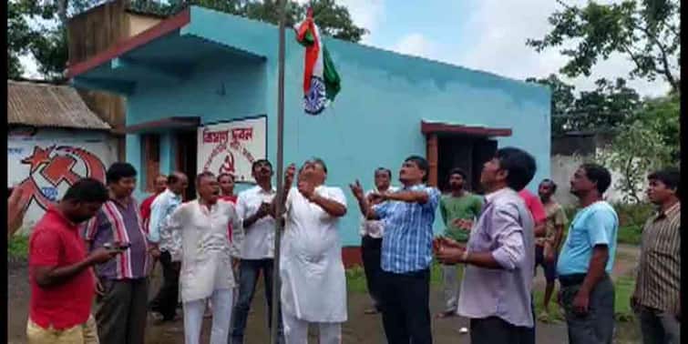 Independence Day 2022 TMC MLA Flag hoisted at CPM party office in Pandaveswar Pandaveswar News: 'ফিসফ্রাই খাইয়েছিলেন', সিপিএম পার্টি অফিসে পতাকা উত্তোলন তৃণমূল বিধায়কের