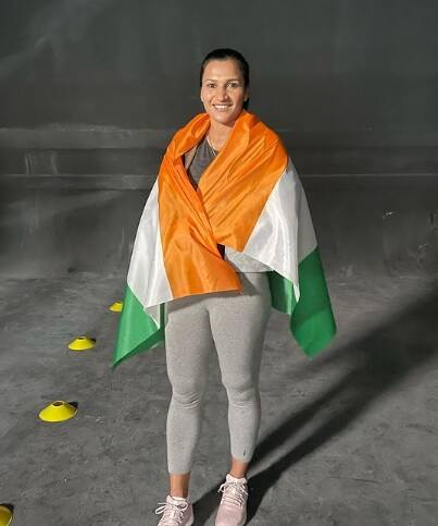 ভারতীয় মহিলা হকি দলের অধিনায়ক রানি রামপাল জাতীয় পতাকা জড়ানো একটি ছবি ইনস্টাগ্রামে পোস্ট করেছেন। শুভেচ্ছা জানিয়েছেন দেশবাসীকে।