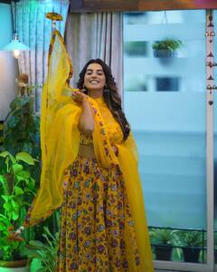 Akshara Singh Desi Look: येलो लहंगे में बेहद खूबसूरत लगीं भोजपुरी एक्ट्रेस अक्षरा सिंह, कहा- 'नजरों से कह दो निशाना चूक ना जाए'