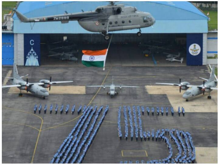 देश आजादी की 75वीं वर्षगांठ मना रहा है. इस खास मौके को ‘आजादी का अमृत महोत्सव’ (Azadi Ka Amrit Mahotsav) के तौर पर मनाया जा रहा है. आज के दिन प्रधानमंत्री नरेंद्र मोदी ने लगातार नौवीं बार लाल किले की प्राचीर से राष्ट्रीय ध्वज फहराया और देश को संबोधित किया.