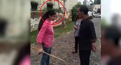 Agra में महिला टीचर की दबंगई, गार्ड को डंडों से पीटा, अब वीडियो सोशल मीडिया पर वायरल