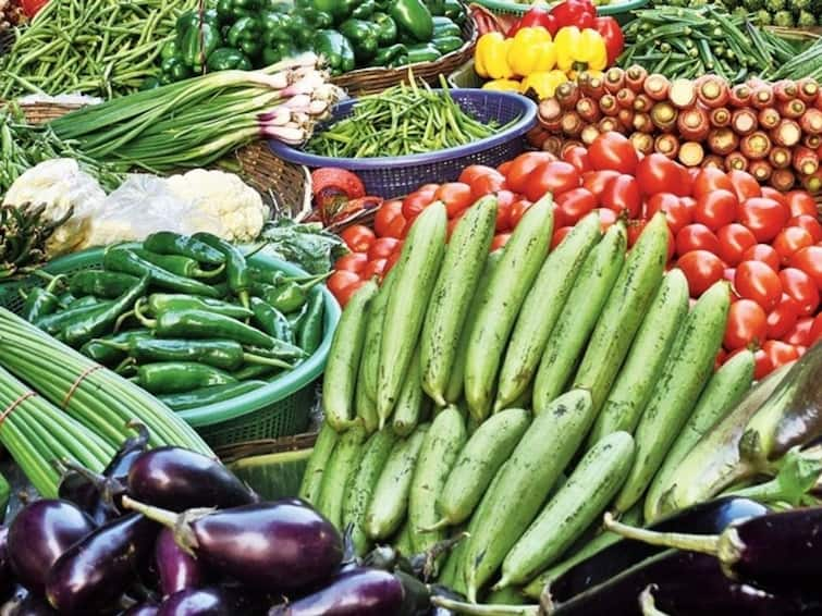 vegetables price list today 15th August 2022 vegetable rate today in chennai Vegetables Price List: அதே நிலையில் வெண்டைக்காய்... முண்டியடித்து உயர்ந்த முருங்கைக்காய்... இன்றைய காய்கறி விலை நிலவரம்!