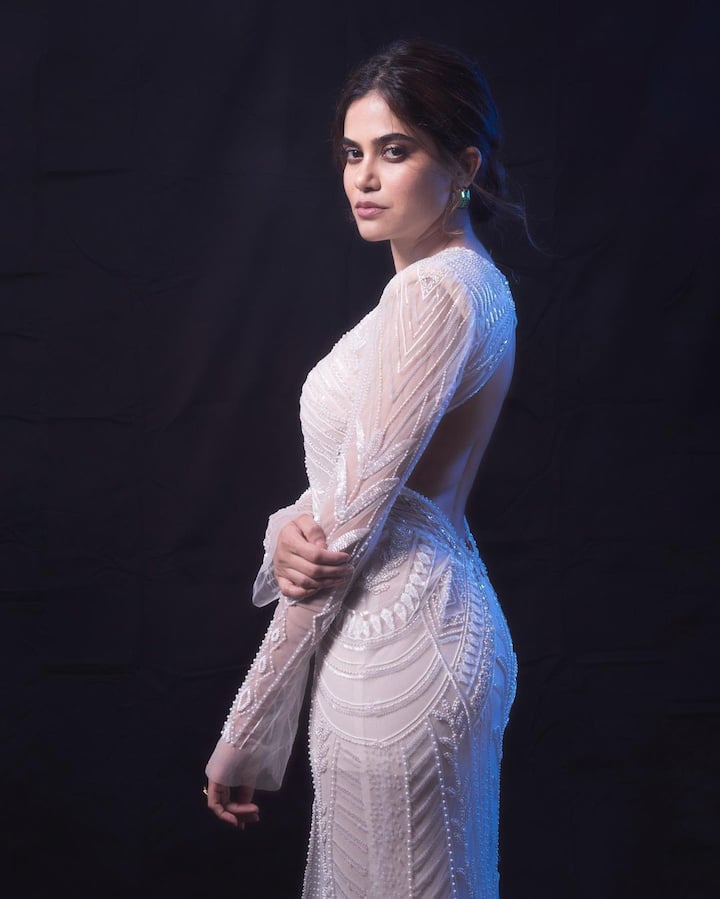 अदिति का नाम उन एक्ट्रेस की लिस्ट में शुमार हो चुका है, जिन्होंने बहुत ही कम समय में लोगों के दिलों में अपनी खास जगह बना ली है.