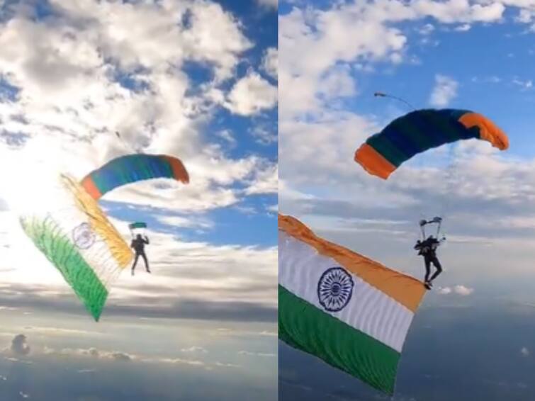 Independence Day 2022 Indian National Flag Unfurled from Parachute 1000 Feet Above Ground Indian Embassy in Russia- Watch Video Watch Video: 1000 அடி உயரத்தில் பாராசூட் உதவியுடன் தேசிய கொடி ஏற்றம்.. வைரல் வீடியோ..!