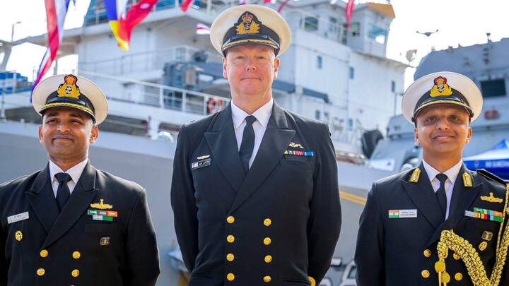 অস্ট্রেলিয়ার পার্থে পৌঁছেছে ভারতীয় যুদ্ধজাহাজ আইএনএস সুমেধা (INS Sumedha)। সেখানে নৌবাহিনী ভারতের স্বাধীনতা দিবস উদযাপন করছে। ভারতীয় নৌবাহিনীকে স্বাগত জানিয়েছে অস্ট্রেলিয়ার নৌবাহিনী।