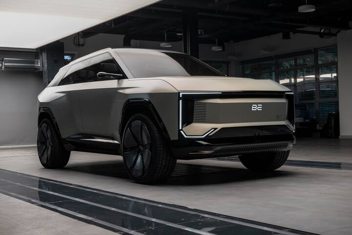 The electric cars would be based on the new INGLO platform which can accommodate various wheelbase sizes and various lengths or body styles while it also has Volkswagen MEB components.