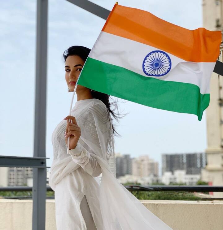 సోనాల్ చౌహాన్