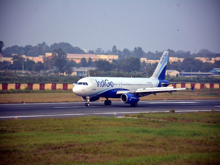 Mangalore Airport : பயங்கர பரபரப்பு.. நீ ஒரு வெடிகுண்டு.. ஆணுக்கு வந்த மெசேஜால் சர்ச்சை.. உடனடியாக நிறுத்தப்பட்ட விமானம்..