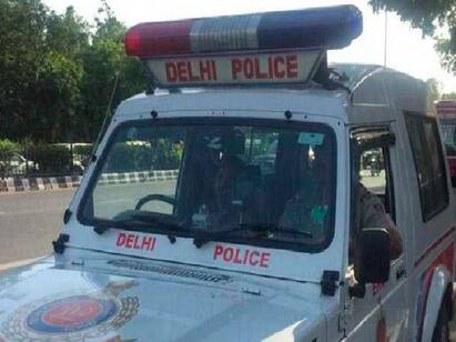 Delhi Family Strips, Assaults Domestic Help After Occultists Theft Charge திருடு போன பொருள்: சூனியக்காரர் சொன்ன சொல் - வீட்டுப் பணிப்பெண்னை நிர்வாணமாக்கி அடித்த கொடூரம்
