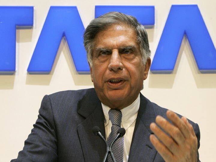 आजादी से पहले शुरू हुई कंपनियों में पहला नाम टाटा ग्रुप (Tata Group) का आता है, जिसकी शुरुआत साल 1868 में जमशेदजी टाटा ने की थी. टाटा ग्रुप का कारोबार आईटी, मेटल, ऑटो सेक्टर के अलावा कई अन्य क्षेत्रों में है. टाटा समूह एविएशन सेक्टर में बड़ा नाम है. टाटा ने 27 जनवरी को एअर इंडिया (Air India) को अपने नियंत्रण में ले लिया है.