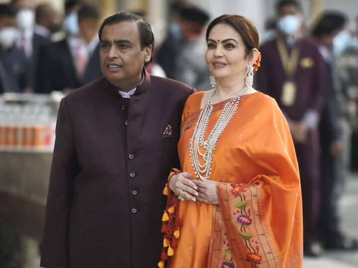 Reliance Death threat to Mukesh Ambani and Nita Ambani Mumbai police investigation underway Mukesh Ambani : मुकेश अंबानी आणि नीता अंबानी यांना जीवे मारण्याची धमकी, पोलिसांचा तपास सुरू 