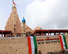 Shrawan Somvar: શ્રાવણના ત્રીજા સોમવારે સોમનાથ મહાદેવને કરાયો ત્રિરંગા થીમ પર શૃંગાર, જુઓ અદ્ભૂત તસવીરો