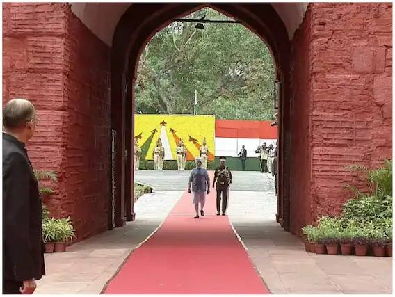 ਅੱਜ ਦੇਸ਼ ਨੇ ਅਜਿਹੇ ਨਾਇਕਾਂ, ਮਹਾਪੁਰਖਾਂ, ਕੁਰਬਾਨੀਆਂ, ਸਤਿਆਗ੍ਰਹਿਆਂ ਨੂੰ ਖੋਜਿਆ ਹੈ, ਯਾਦ ਕੀਤਾ ਹੈ ਅਤੇ ਸਿਰ ਝੁਕਾਇਆ ਹੈ।