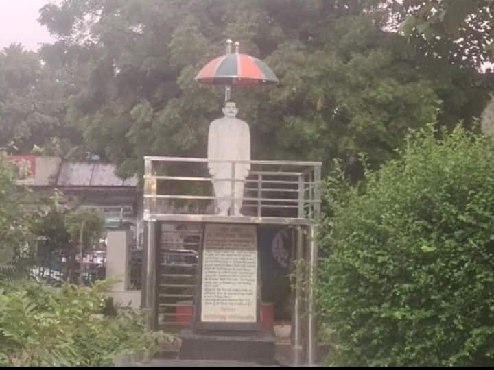 Independence Day 2022: शाहजहांपुर के रहने वाले थे शहीद राम प्रसाद बिस्मिल और अशफाक उल्ला खां, हंसते-हंसते चूम लिया फांसी का फंदा Shahjahanpur Uttar Pradesh Azadi Ka Amrit Mahotsav Pandit Ram Prasad Bismil Ashfaq Ulla Khan ANN Independence Day 2022: शाहजहांपुर के रहने वाले थे शहीद राम प्रसाद बिस्मिल और अशफाक उल्ला खां, हंसते-हंसते चूम लिया फांसी का फंदा